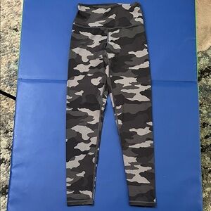 Aerie Kids Gray Camouflage Leggings